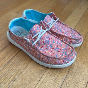 Hey Dude Wendy Youth Birthday Pink Sprinkles Shoes Y5